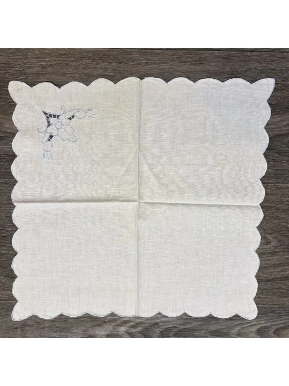 Set 6 Vintage White Linen Napkins Scalloped Blue Embroidered Floral Cottagecore